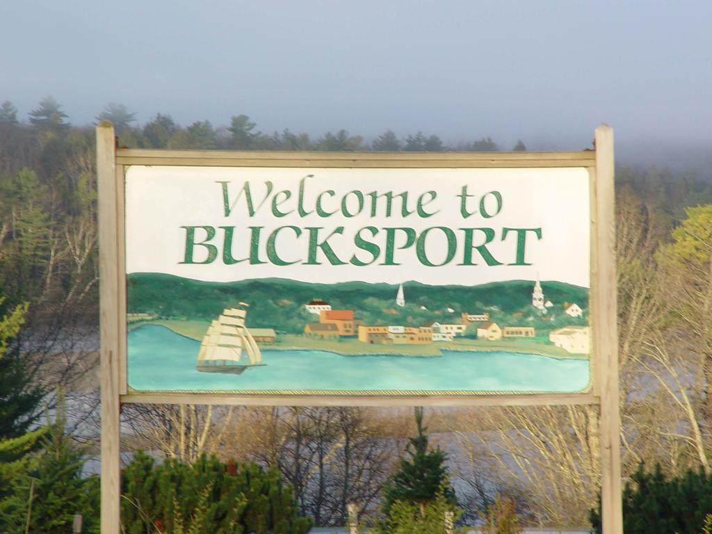 Bucksport Inn Экстерьер фото